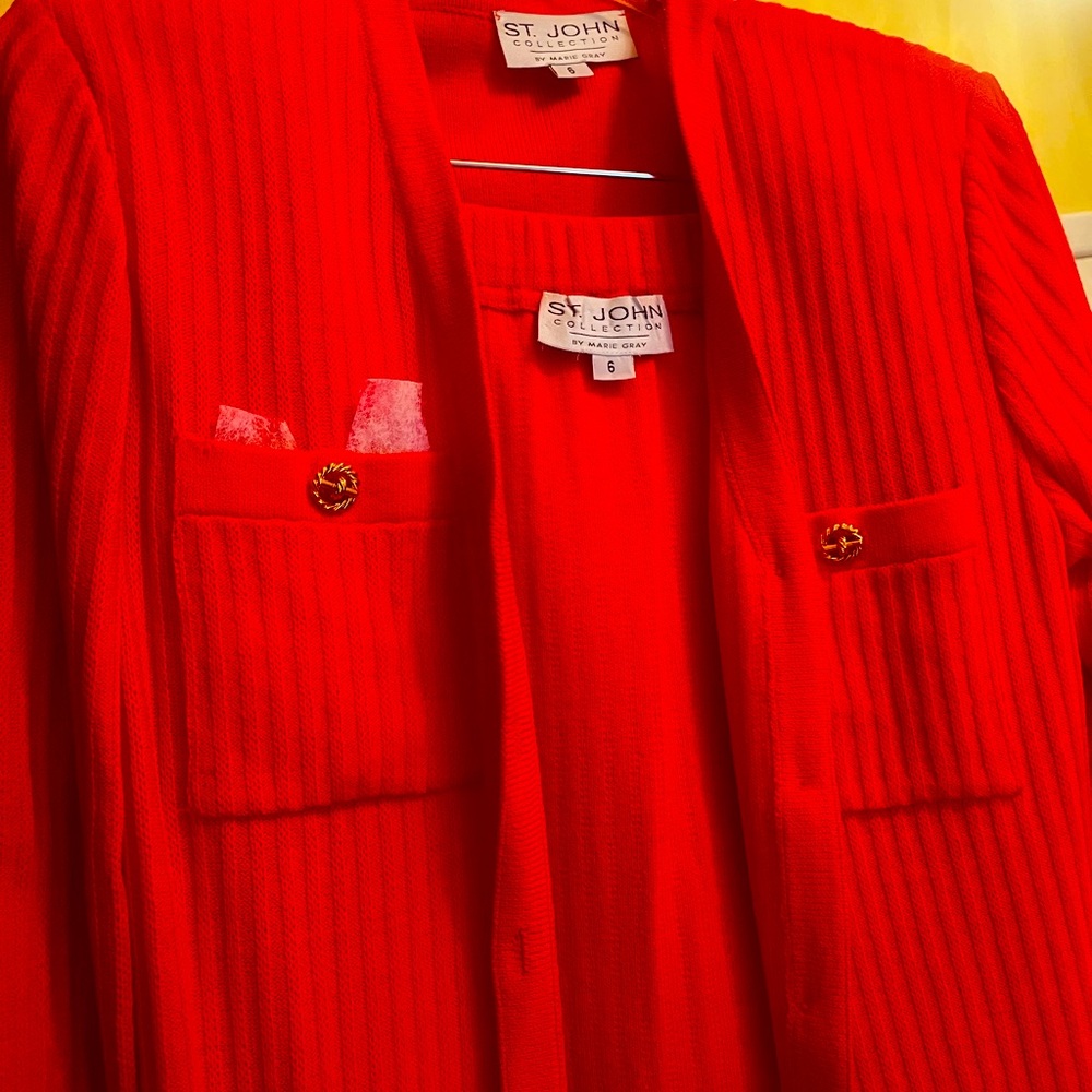 St. John 2 pcs orange set in good pre owned condition.